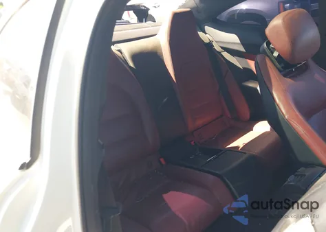 2012 Mercedes-Benz C 250 z USA, uszkodzony, nr VIN WDDGJ4HB1CF757165